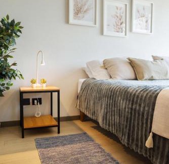 Nunoa Apartment | Comfortable Studio Nunoa Metro and Plaza