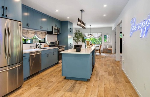West Los Angeles House | Comfortable, Stylish Westwood Home