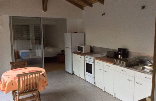 Le Gosier House | Comfortable T1 in gîte with 2 other accommodations - a studio and a T1