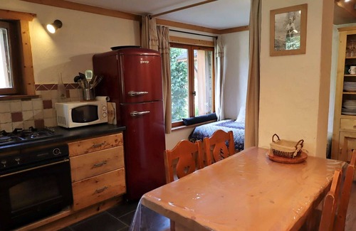 Beaufort Apartment | Comfortable T2 in Arêches-Beaufort, 3-4 people, terrace, parking, near shops and ski bus