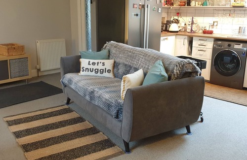 Peebles Apartment | Comfortable town pad with a river view