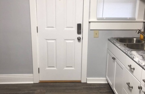 Springfield Apartment | Comfortable two bedroom unit, perfect for traveling professionals.