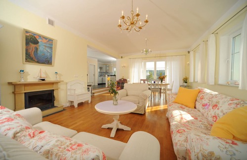 Wiselka Villa | Comfortable villa for 6 people with lake view and beautiful garden
