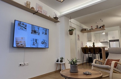 Filopappou Apartment | Comfy 2 BDR Apt in Petralona - Next to metro