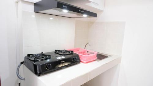 Surabaya Apartment | Comfy 2BR Apartment at Puncak Kertajaya Surabaya near ITS By Travelio