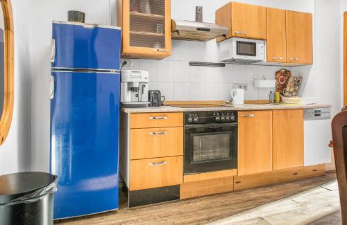 Brigittenau Apartment | Comfy 2BR Apt WIFI & TV Next to Millenium Tower