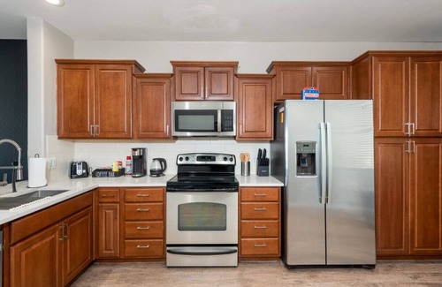 Tempe Apartment | Comfy 2BR-Pool,Parkng,NearASU,Mill Ave&Cmelbck Mtn