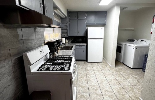 Odessa House | Comfy 3 bedrooms 2 baths House with 5 beds