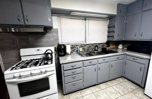 Odessa House | Comfy 3 bedrooms 2 baths House with 5 beds