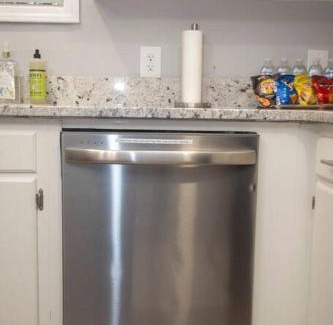 Greensboro House | Comfy 3BD-2BA Near Colleges,Tanger, Coliseum