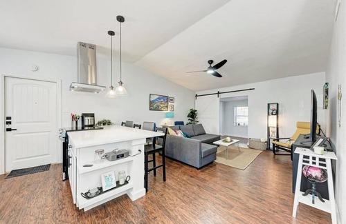 McNeil House | Comfy 3BR Home near Lakeline & Dell Children's