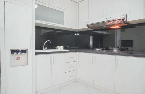 Semanggi Apartment | Comfy and Elegant 2BR at Sudirman Tower Condominium Apartment By Travelio
