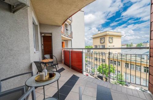 Istvanmezo Apartment | Comfy apartment at Puskas Stadion with balcony