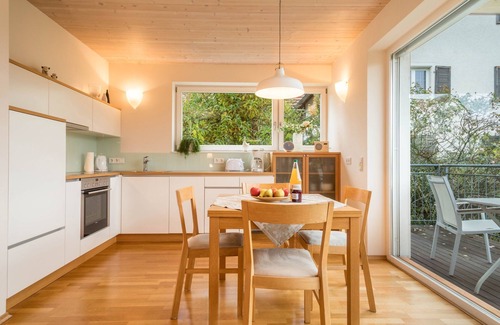 Aschach Apartment | Comfy Apartment ‘Rosenblüte’ on idyllic Family Farm House