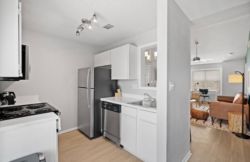 McNeil Apartment | Comfy BoHo 2BD Apt | Cedar Park/North Austin