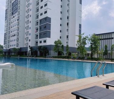 Kampung Bukit Dukong Apartment | Comfy Cheras C180 Belakong Tradres Park 3BR 2 Bath Room 2 Carpark