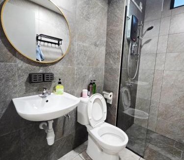 Kampung Bukit Dukong Apartment | Comfy Cheras C180 Belakong Tradres Park 3BR 2 Bath Room 2 Carpark