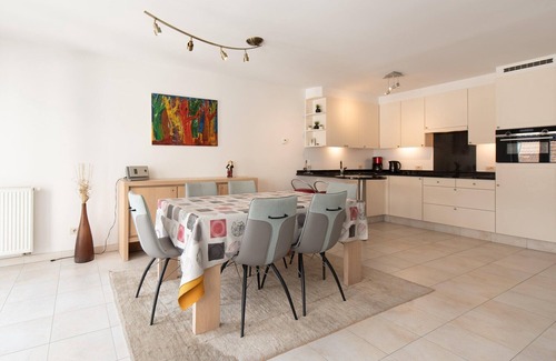 Ostend City Centre Apartment | Comfy City Stay Near Sea