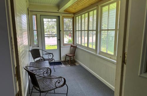Watertown Apartment | Comfy Classic Cute Apartment