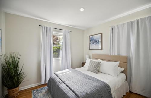 Buckroe Beach House | Comfy Coastal Getaway with Modern Comforts home