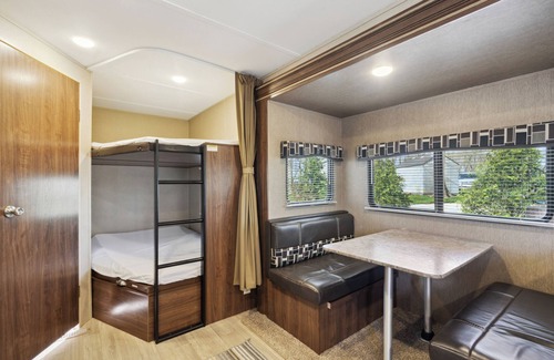 Langworthy RV Rental | Comfy Coleman rental camper in Delhi, IA