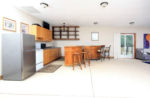 Littleport Cabin | Comfy Country Cabin + Event Space w/Fire Pit & Lake Access