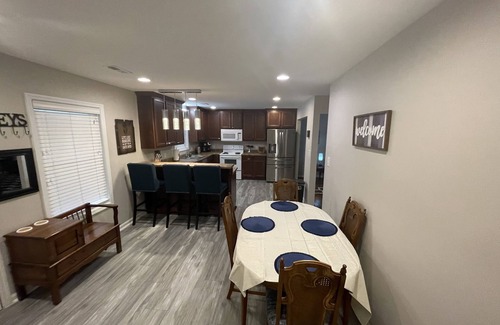 Hazel Green House | Comfy Country Home w/3 KING Beds!