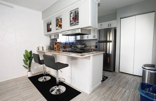 Summit Station House | Comfy Cozy 3-Bedroom Home 10-15 mins from Downtown!