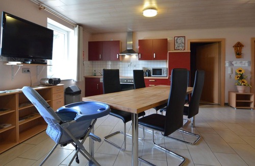 Burg-Reuland House | Comfy Holiday Home in Burg Reuland with Sauna, Terrace, BBQ