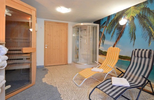 Burg-Reuland House | Comfy Holiday Home in Burg Reuland with Sauna, Terrace, BBQ