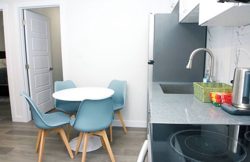 Northeast Edmonton Apartment | Comfy & Modern 2 Bedroom Guest Suite with King Bed