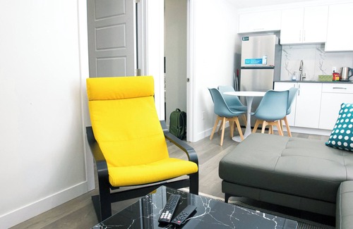Northeast Edmonton Apartment | Comfy & Modern 2 Bedroom Guest Suite with King Bed