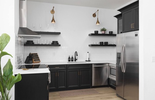 Cleveland Park Condo | Comfy New 5 Bed, 2 Bedroom Close to Downtown!