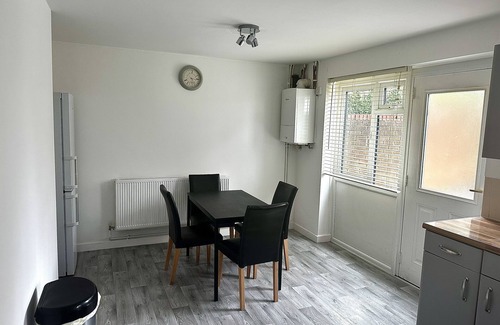 Newark upon Trent House | Comfy Room in Nottingham