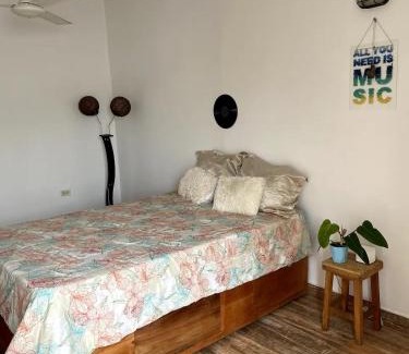 Urbanizacion Eliana House | Comfy Room Near The Airport