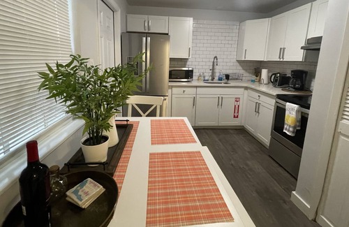 Sailboat Bend House | Comfy Sailboat bend home