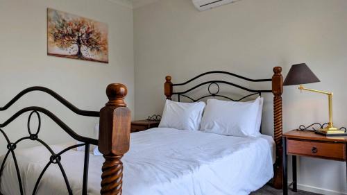 Curlewis House | Comfy & spacious home near Bellarine Rail Trail