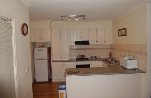 Moonee Ponds House | Comfy Studio Apartments 4km to CBD