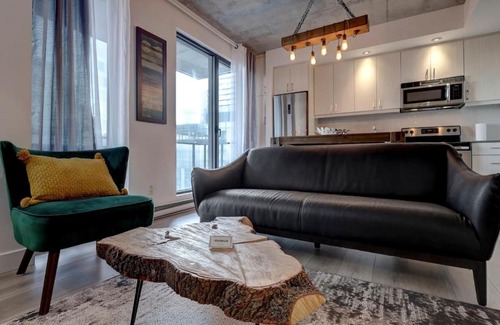 Cite Multimedia Apartment | comfy studio in Old Port Montreal