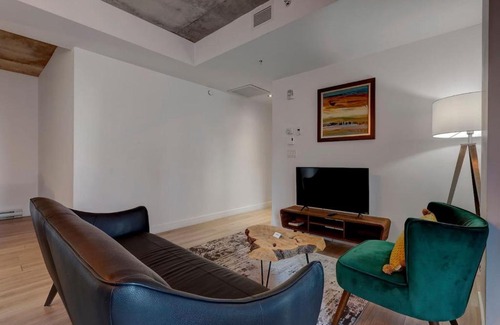 Cite Multimedia Apartment | comfy studio in Old Port Montreal