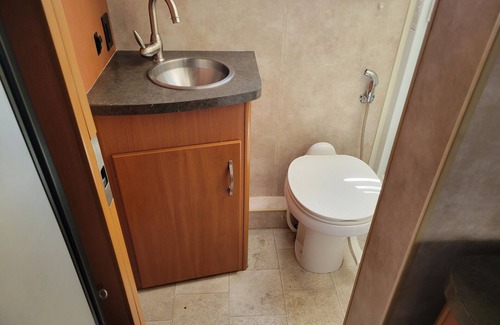 Eisenhower East House | Coming to DC area? Walking distance to Metro