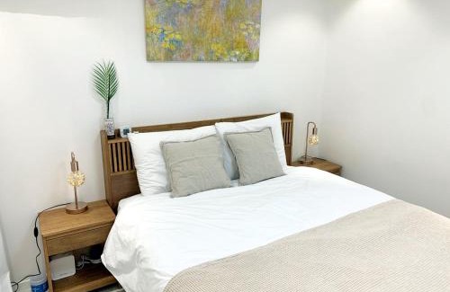 Gwanak-gu Apartment | Comma 2, Cozy Semi-basement