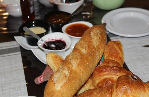 Bourg-le-Comte Bed & Breakfast | COMME UN COQ EN PÂTE