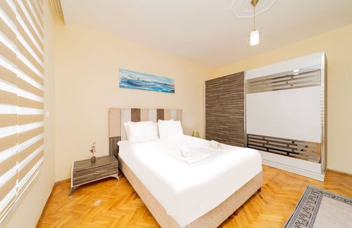 Altnkum Mahallesi Apartment | Commodious Flat Near Seaside in Antalya Konyaalti