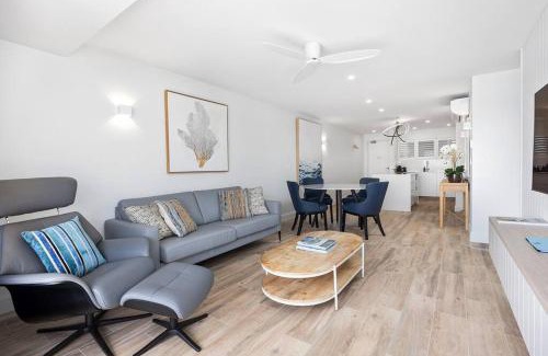 Noosa Heads Apartment | Commodore 5 Modern Waterfront