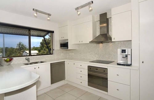 Sunrise Beach Apartment | Commodore