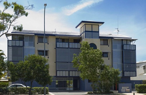 Sunrise Beach Apartment | Commodore