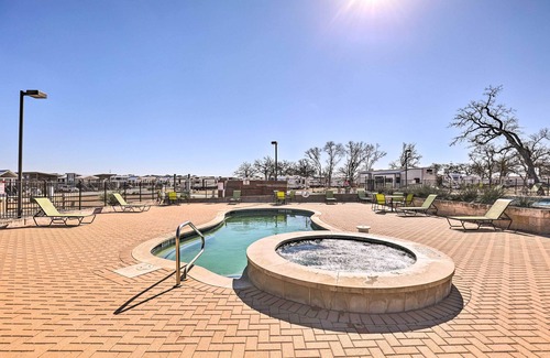Austin House | Community Pool & Hot Tub: Austin Tiny Home!