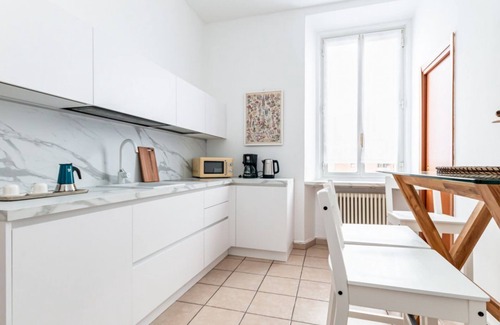 Como Apartment | Como Borghi Modern Apartment with Balcony