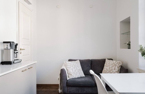 Helsinki City Centre Apartment | Compact Renovated Studio in Kruununhaka